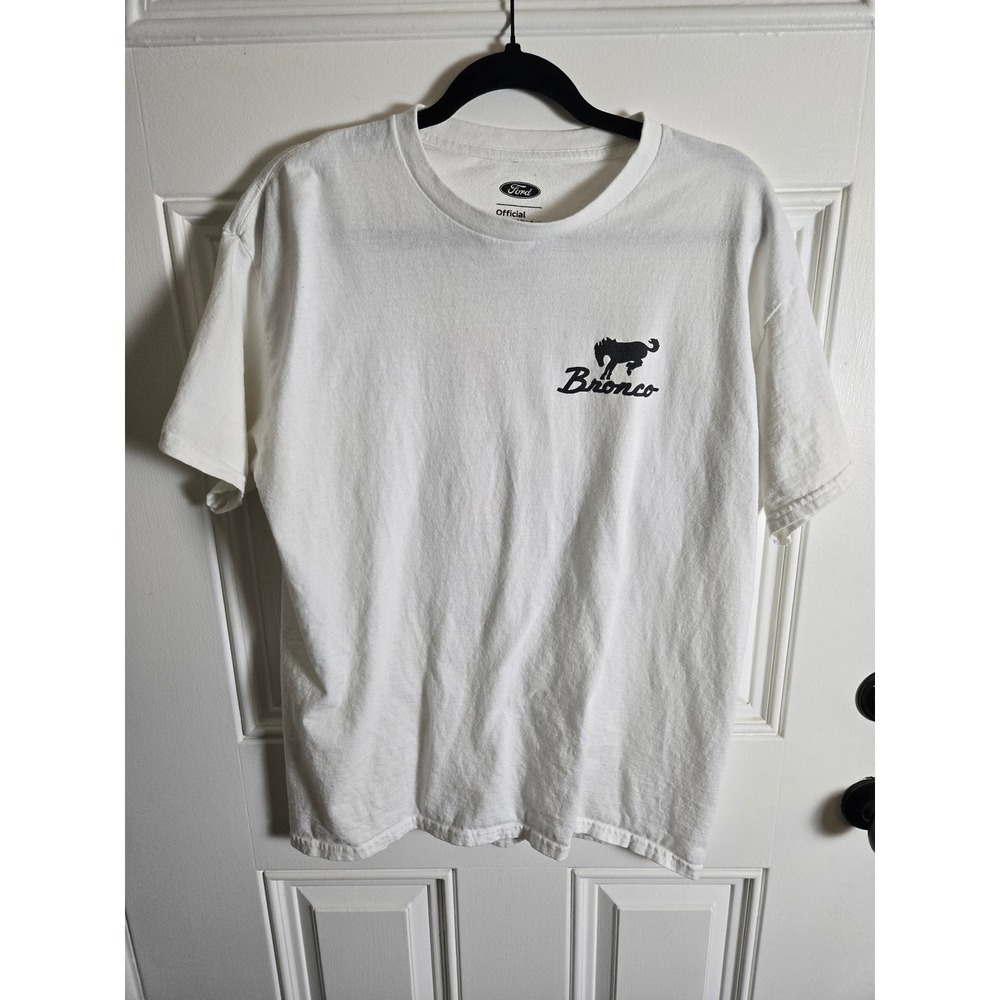 Ford Bronco Graphic T-Shirt Mens Large White "Free Wheeling Bronco" 100% Cotton